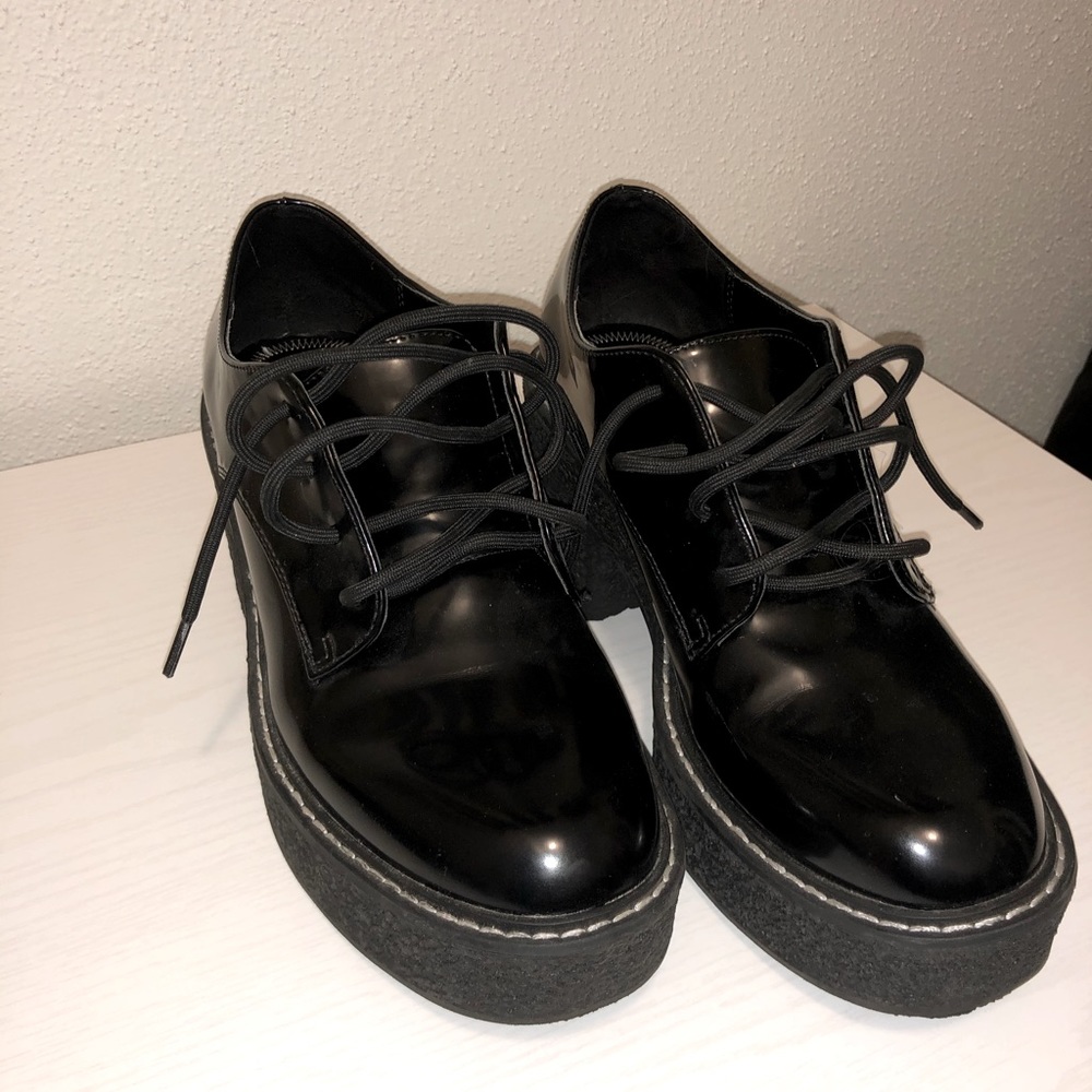 Platform Oxfords. Faux patent leather. Size 8